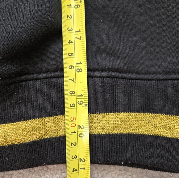 HARRY POTTER Black and Gold Hogwarts Quidditch Sweater. Size XS - Picture 11 of 11
